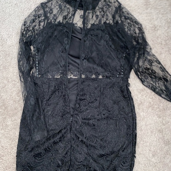 Dresses - Picture 6 of 16